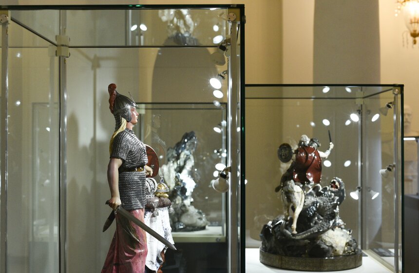 Выставка Гохрана открылась в Петровском путевом дворце 17 фото