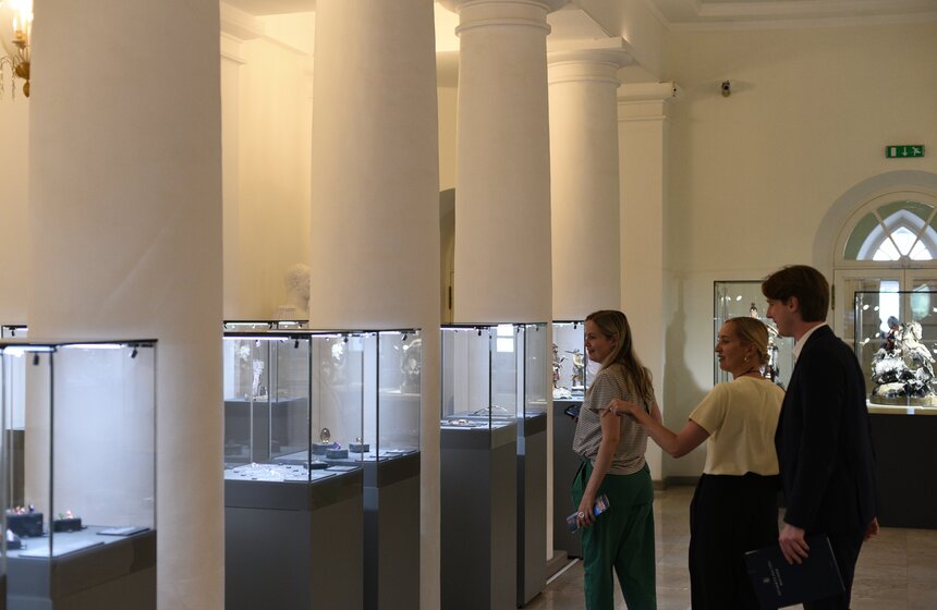 Выставка Гохрана открылась в Петровском путевом дворце 13 фото