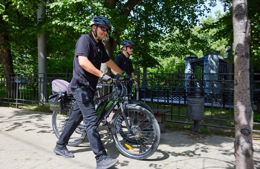 Велопатруль ЦОДД продолжил работу на улицах Москвы 17 фото