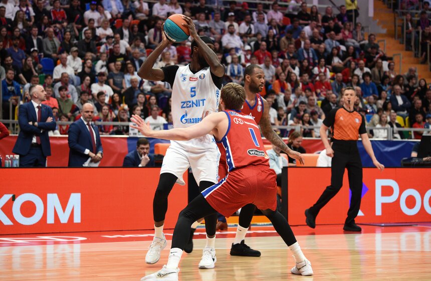 ЦСКА обыграл "Зенит" в четвертом матче финала Лиги ВТБ 25 фото