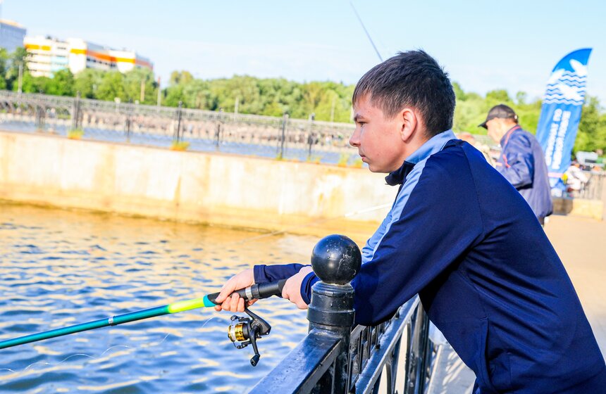Чемпионат по рыбной ловле стартовал на фестивале "Москва – на волне. Рыбная неделя" 11 фото