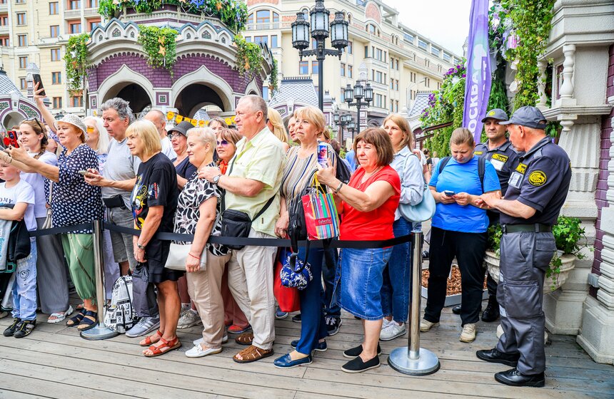 На фестивале "Москва – на волне. Рыбная неделя" сварили 150 литров ухи 11 фото