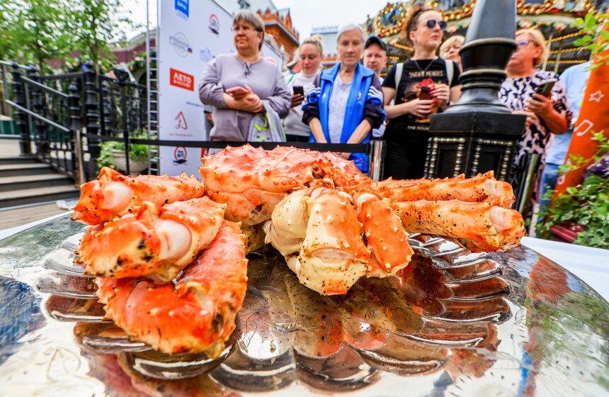 На фестивале "Москва – на волне. Рыбная неделя" сварили 150 литров ухи 2 фото