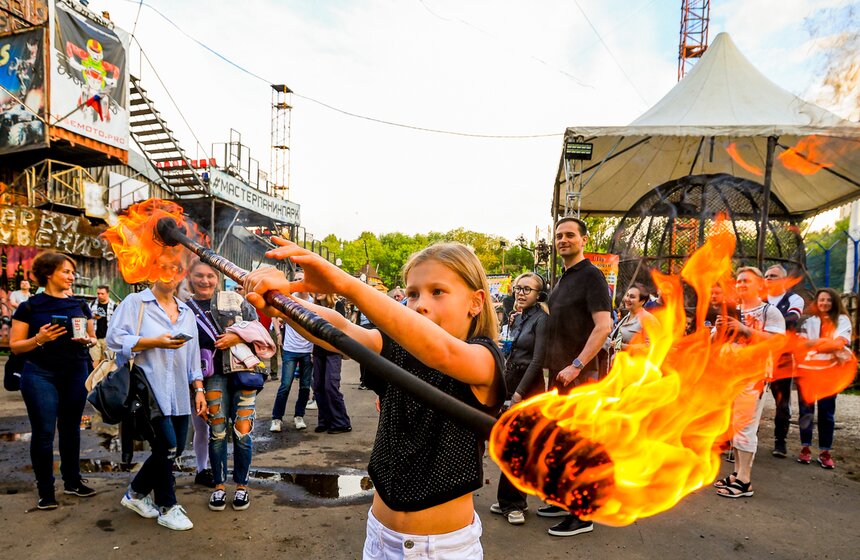 В Москве прошел "Вселенский карнавал огня" 2 фото