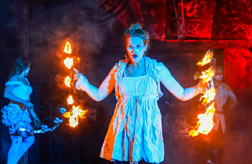 В Москве прошел "Вселенский карнавал огня" 30 фото