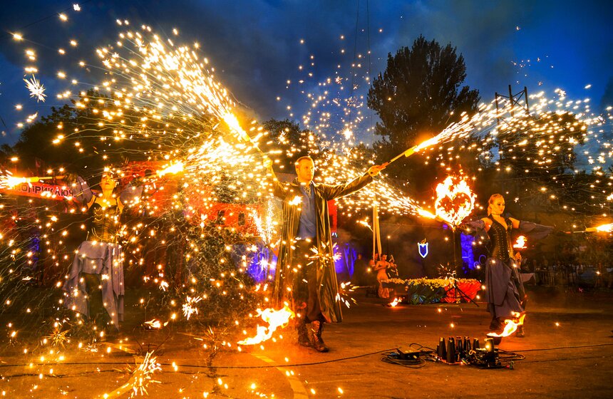 В Москве прошел "Вселенский карнавал огня" 13 фото