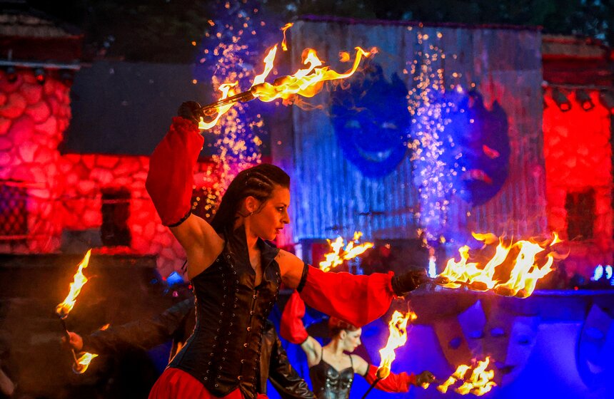 В Москве прошел "Вселенский карнавал огня" 12 фото