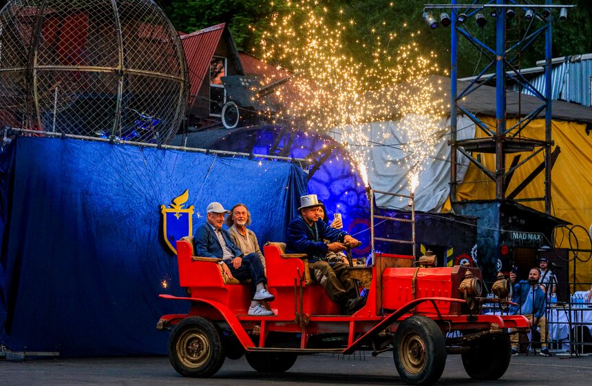 В Москве прошел "Вселенский карнавал огня" 7 фото