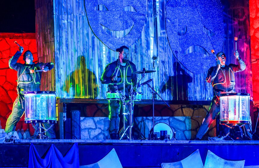 В Москве прошел "Вселенский карнавал огня" 24 фото