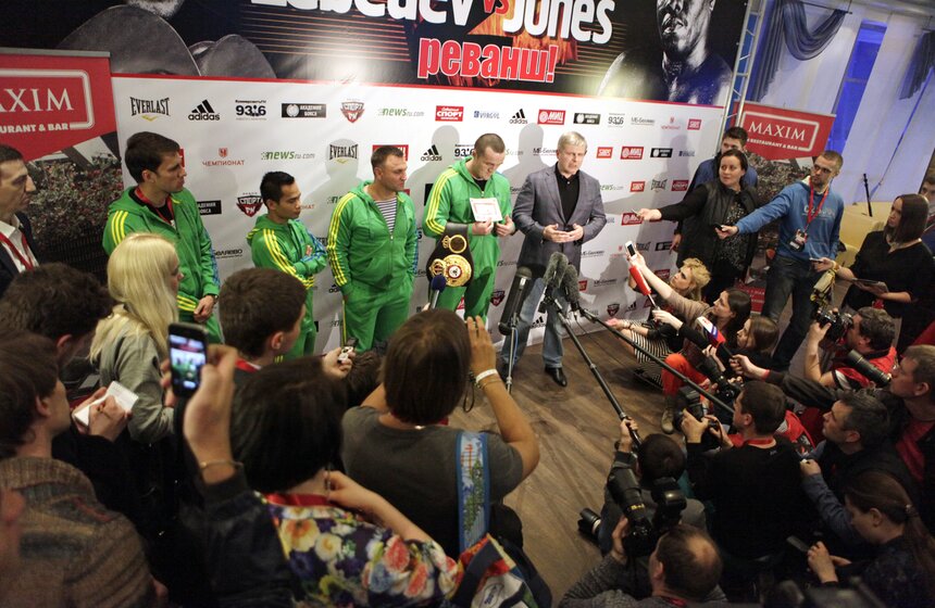 Бой между Денисом Лебедевым и Гильермо Джонсом отменили 8 фото