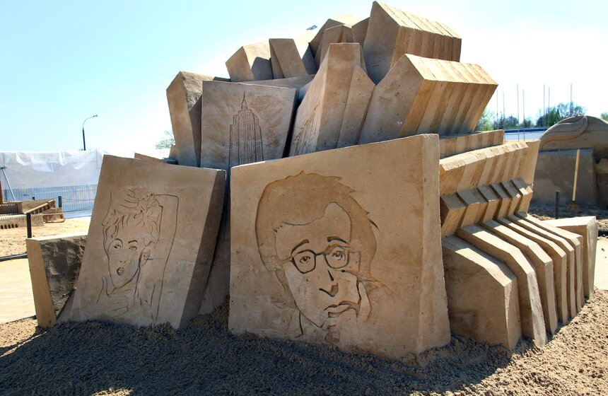 В Коломенском проходит выставка песочных фигур 4 фото