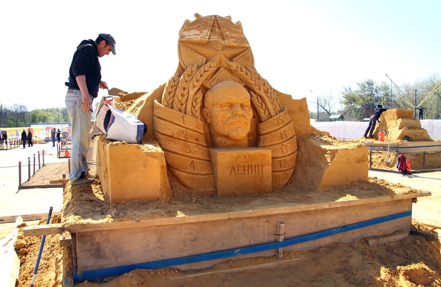 В Коломенском проходит выставка песочных фигур 8 фото