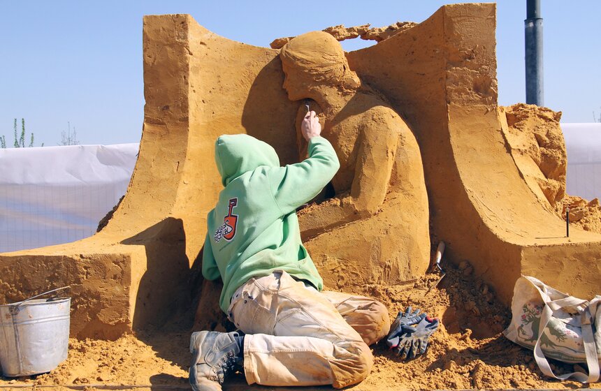 В Коломенском проходит выставка песочных фигур 14 фото