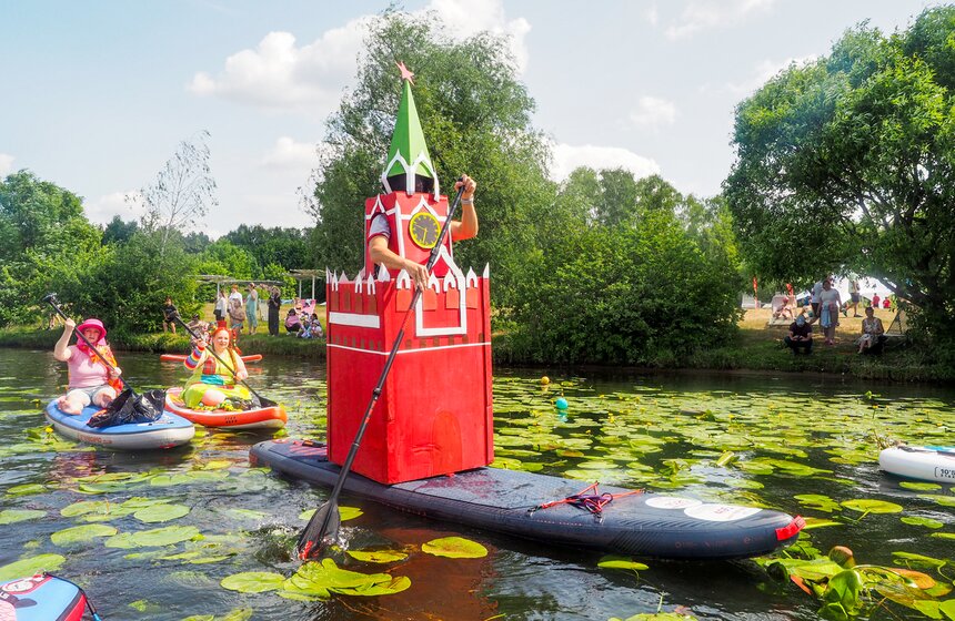 Костюмированная сап-регата прошла в Серебряном Бору 22 фото