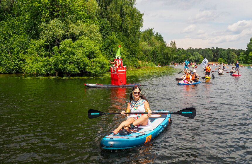 Костюмированная сап-регата прошла в Серебряном Бору 24 фото
