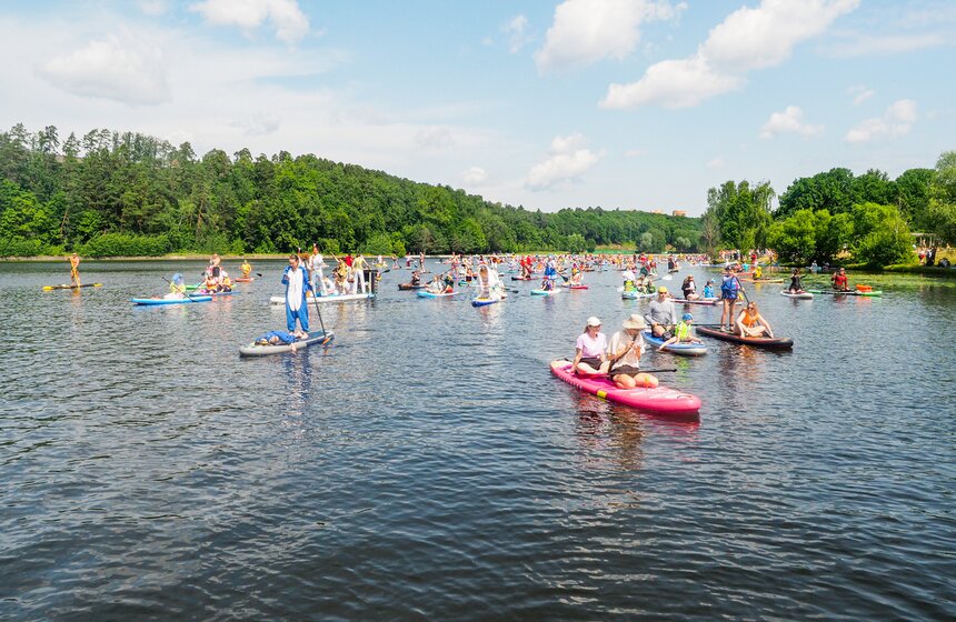 Костюмированная сап-регата прошла в Серебряном Бору 19 фото