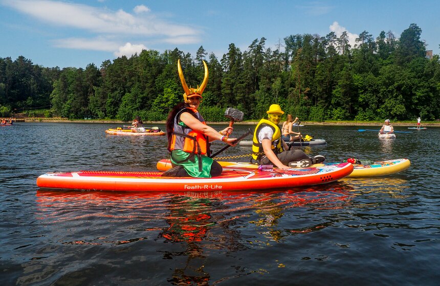 Костюмированная сап-регата прошла в Серебряном Бору 11 фото