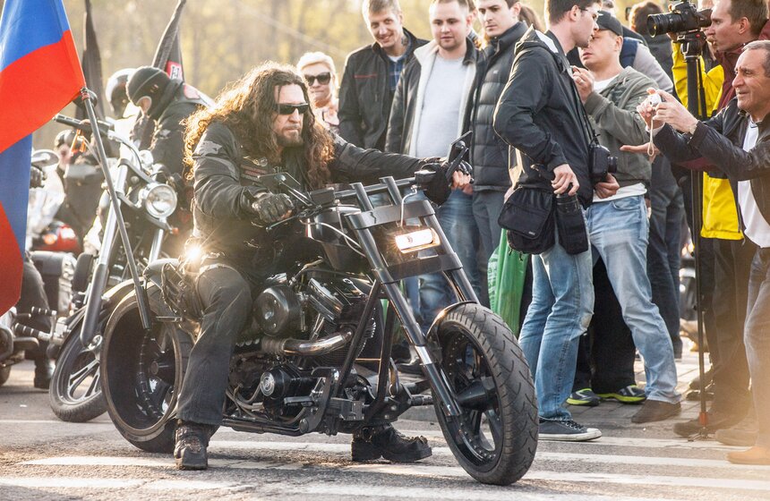 Байкеры и ГИБДД призвали водителей соблюдать правила на дорогах 20 фото