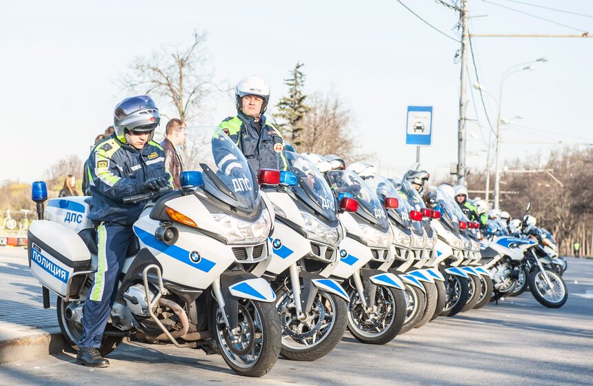 Байкеры и ГИБДД призвали водителей соблюдать правила на дорогах 18 фото