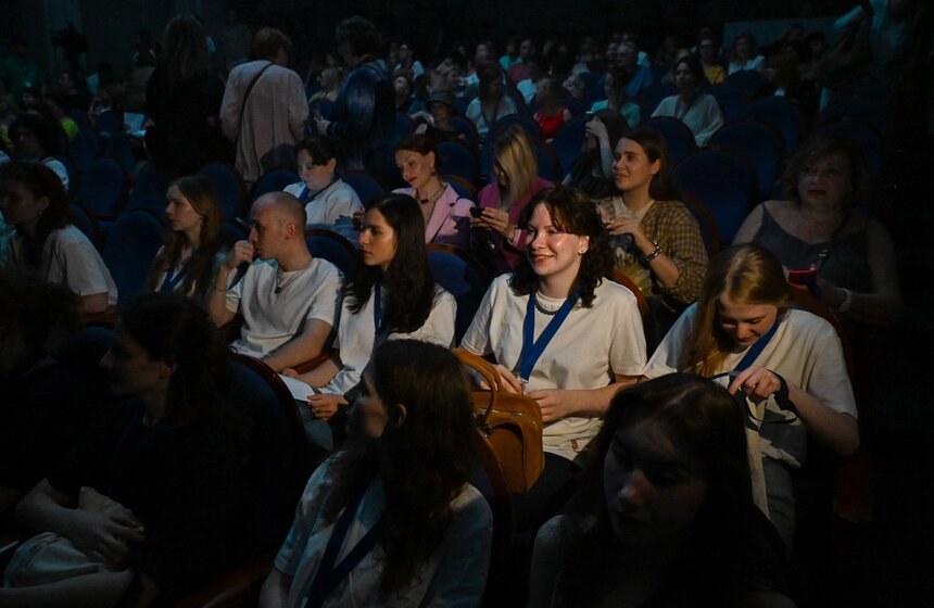 В Губернском театре открылся фестиваль "Фабрика Станиславского" 4 фото