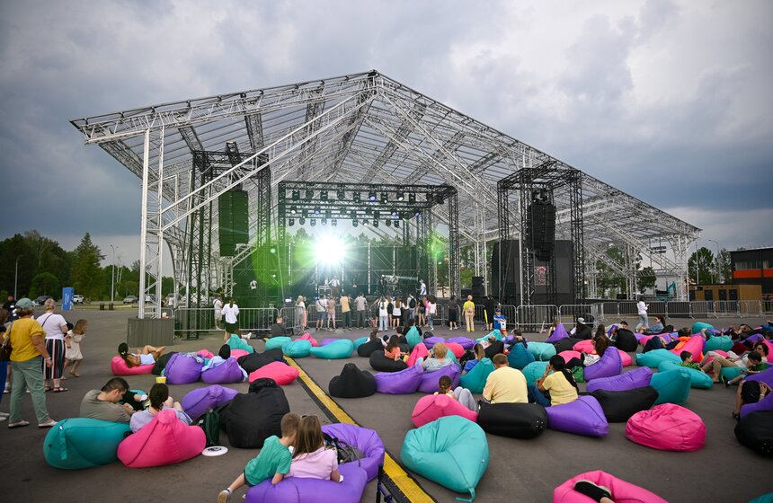 Фестиваль "Солома" отметил 10-летие в кинопарке "Москино" 22 фото