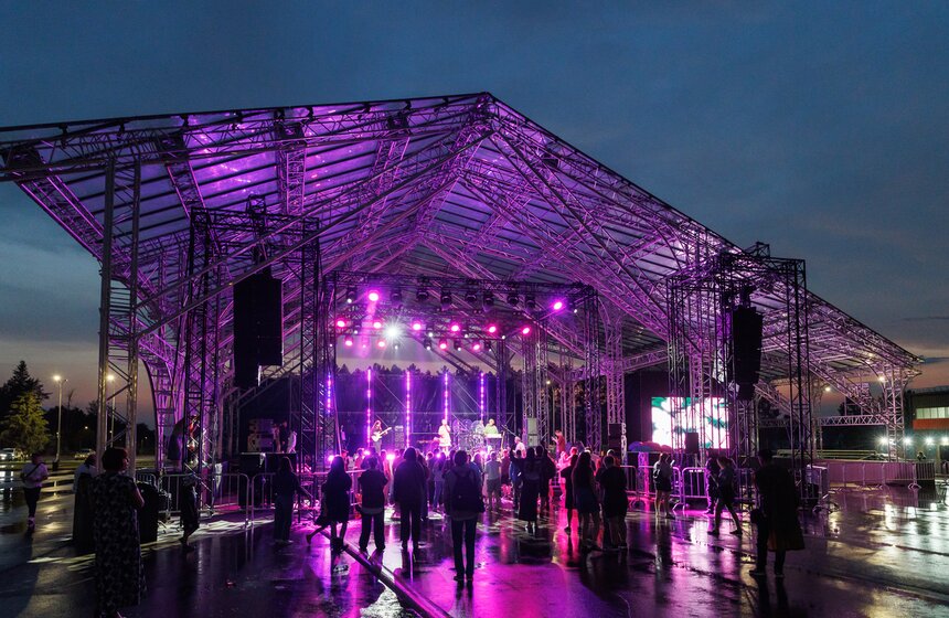 Фестиваль "Солома" отметил 10-летие в кинопарке "Москино" 41 фото