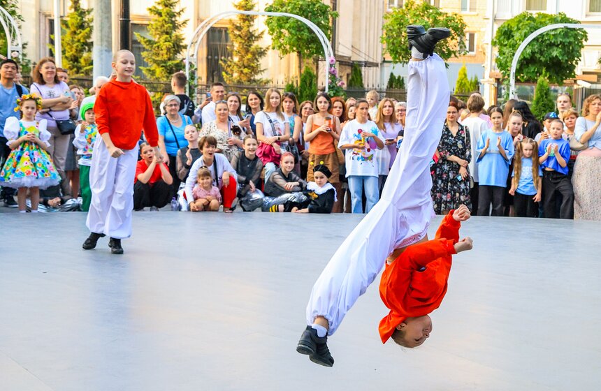 Хореограф Евгений Папунаишвили провел мастер-класс проекта "Улица. Танцы" в Москве 4 фото