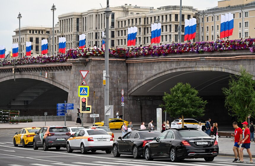 Москва отметила День России масштабными праздничными мероприятиями 10 фото