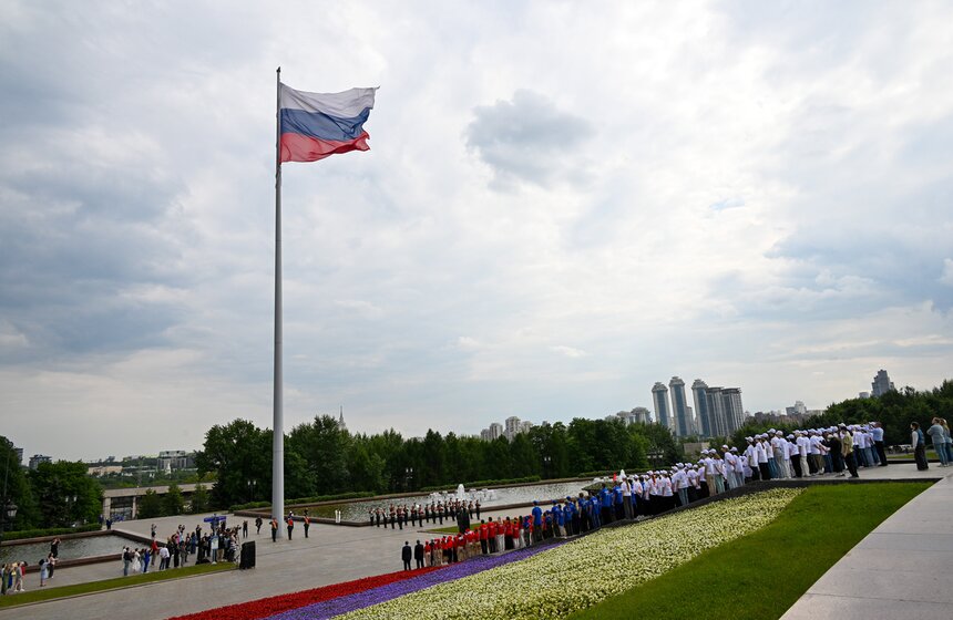 Москва отметила День России масштабными праздничными мероприятиями 24 фото