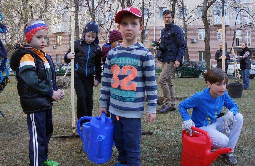 Сергей Собянин принял участие в акции по посадке деревьев 10 фото