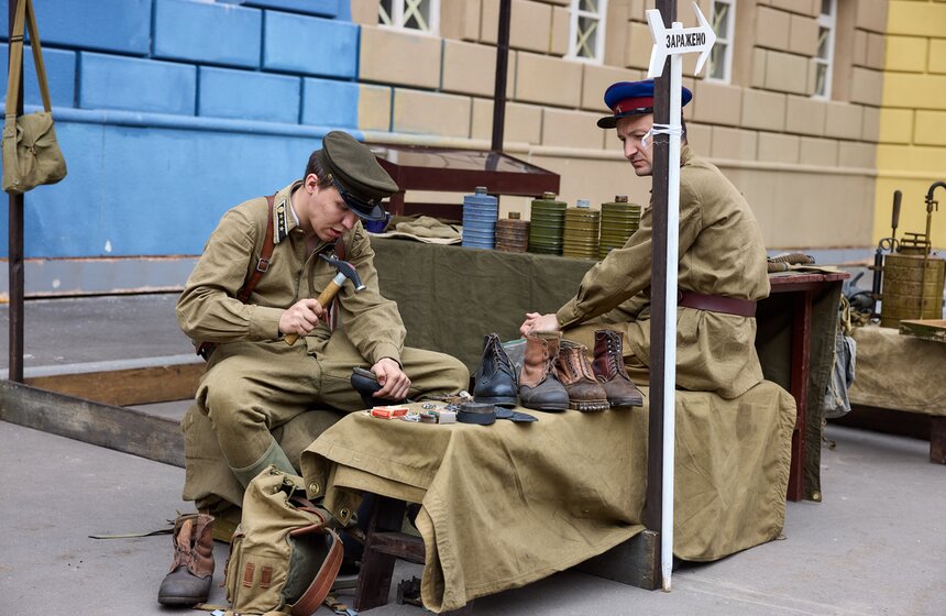 В кинопарке "Москино" воссоздали весну 45 года в рамках фестиваля "Времена и эпохи" 5 фото