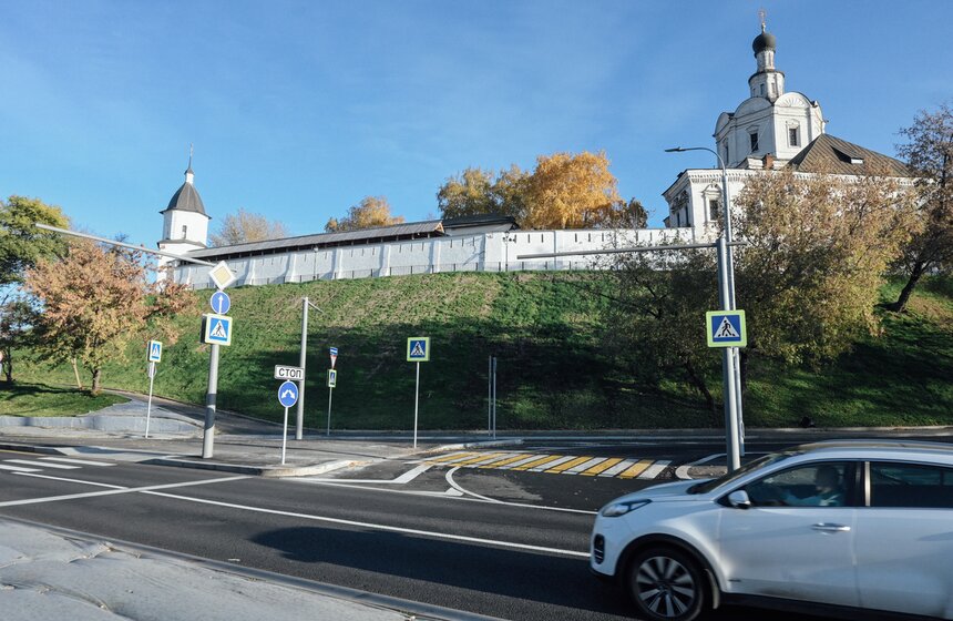 Территории вдоль Яузы преобразили в рамках программы по благоустройству набережных 18 фото
