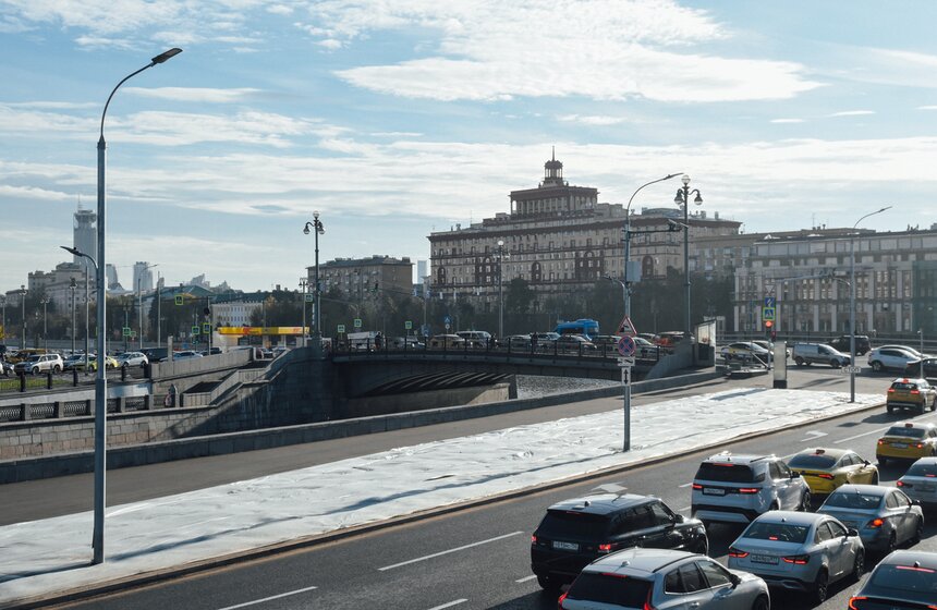 Территории вдоль Яузы преобразили в рамках программы по благоустройству набережных 7 фото
