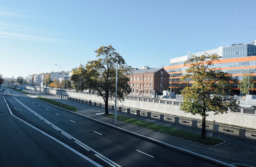 Территории вдоль Яузы преобразили в рамках программы по благоустройству набережных 13 фото