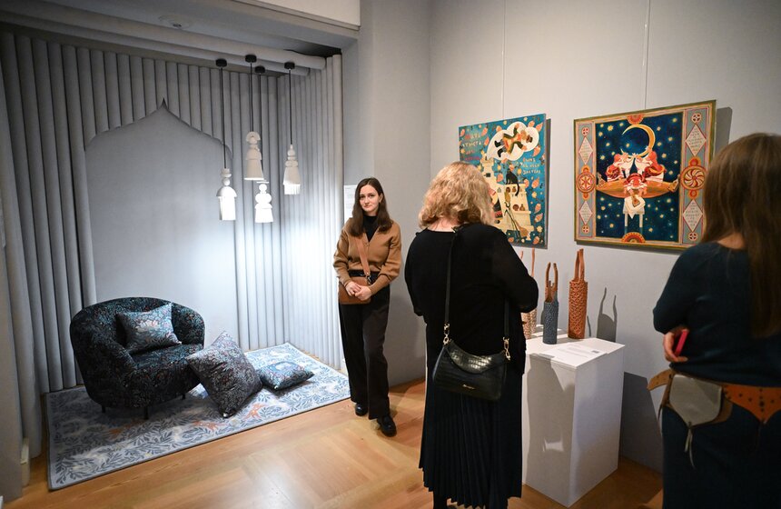 Выставка "Трын*Трава. Современный русский стиль" проходит в Москве 8 фото