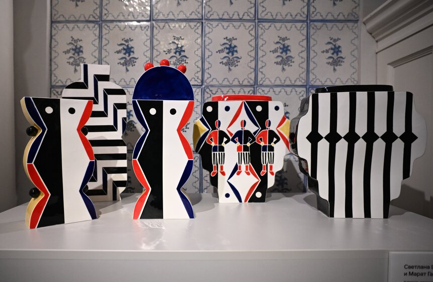 Выставка "Трын*Трава. Современный русский стиль" проходит в Москве 2 фото