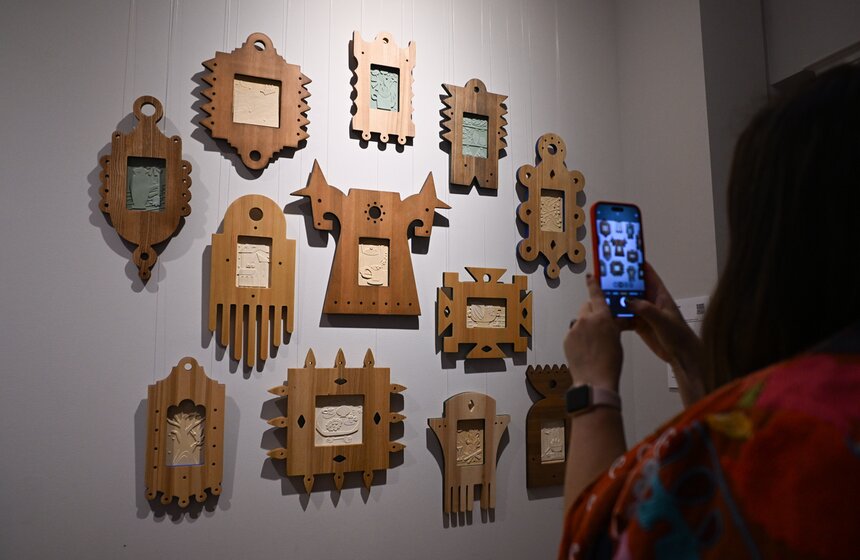 Выставка "Трын*Трава. Современный русский стиль" проходит в Москве 5 фото