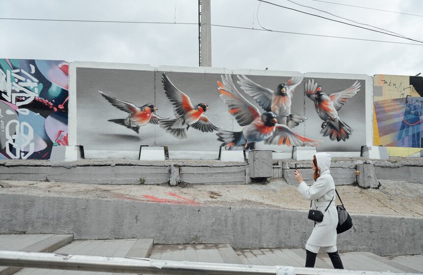 Выставка "Теплые объятия столицы" стартовала возле станции метро "Курская" 10 фото