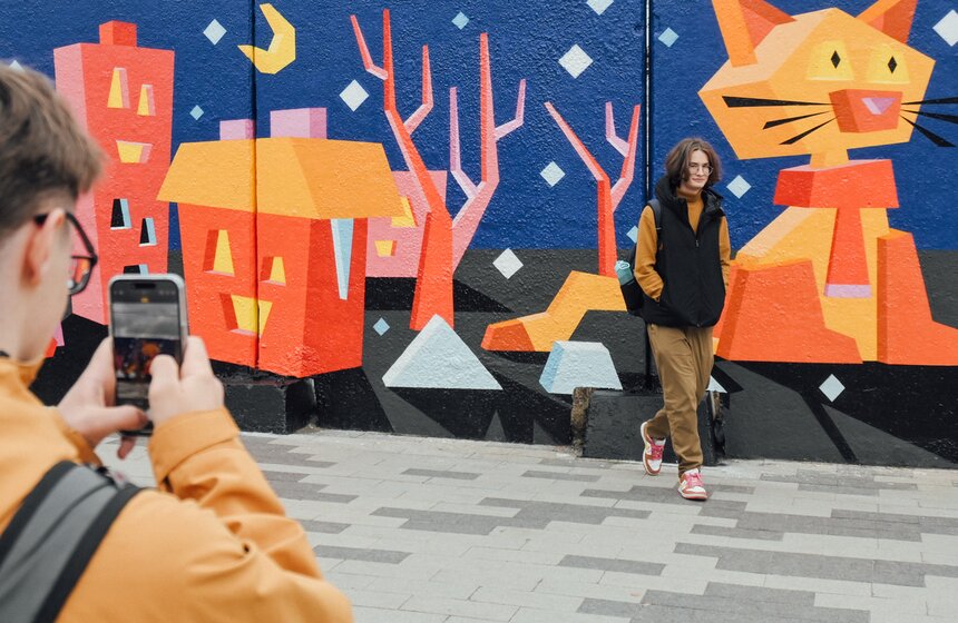 Выставка "Теплые объятия столицы" стартовала возле станции метро "Курская" 12 фото