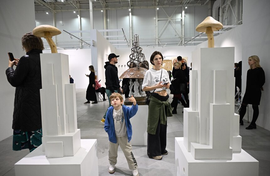 Ярмарка современного искусства Cosmoscow прошла в "Тимирязев центре" 14 фото