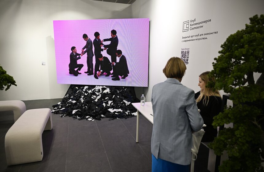 Ярмарка современного искусства Cosmoscow прошла в "Тимирязев центре" 2 фото