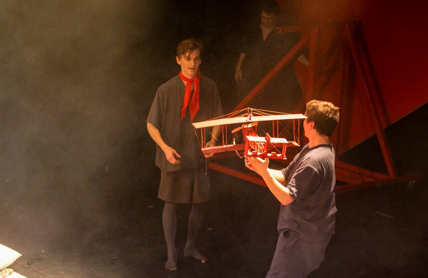 Версию мюзикла "Курс Норд-Ост" представили в учебном театре ГИТИСа 8 фото