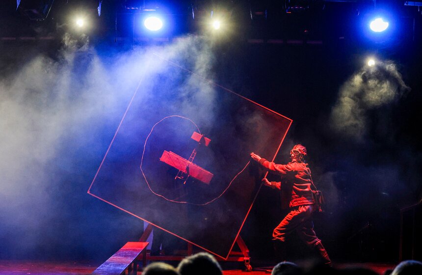 Версию мюзикла "Курс Норд-Ост" представили в учебном театре ГИТИСа 18 фото