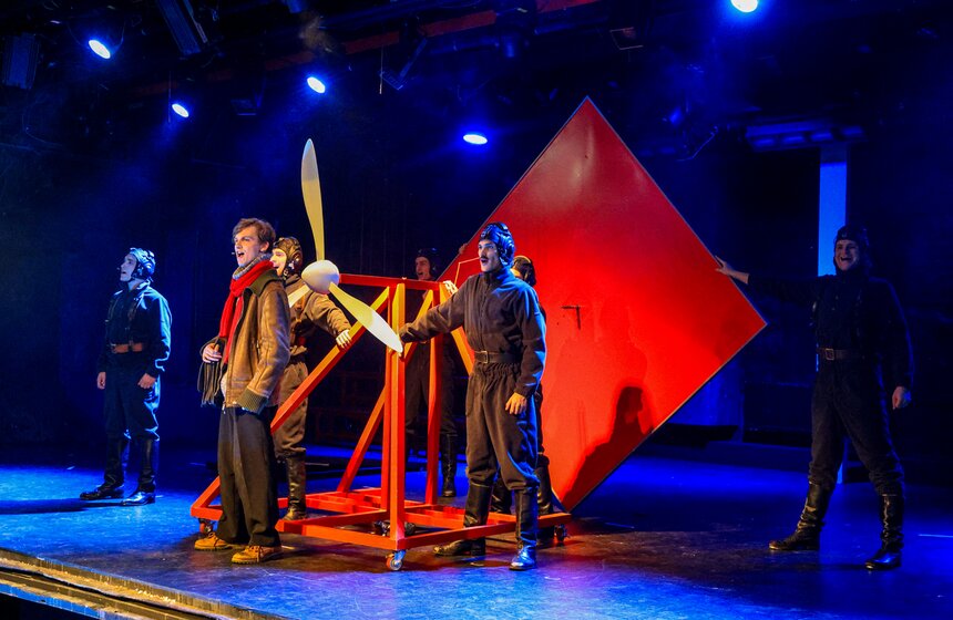 Версию мюзикла "Курс Норд-Ост" представили в учебном театре ГИТИСа 17 фото