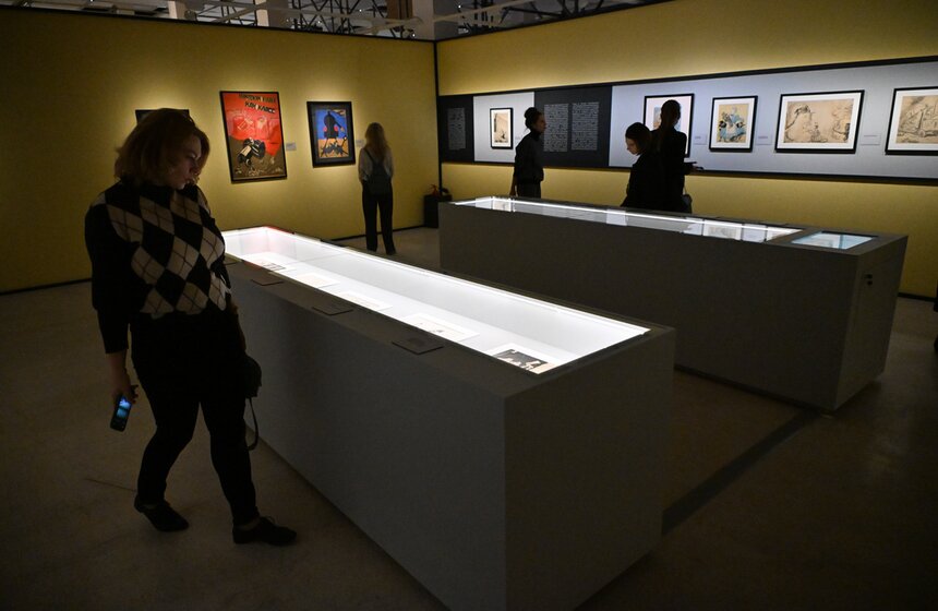 Выставка "Кукрыниксы" к 100-летию союза художников открылась в "Манеже" 15 фото