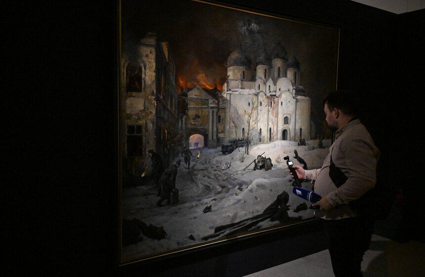 Выставка "Кукрыниксы" к 100-летию союза художников открылась в "Манеже" 14 фото