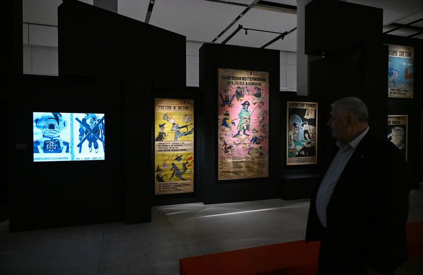 Выставка "Кукрыниксы" к 100-летию союза художников открылась в "Манеже" 12 фото