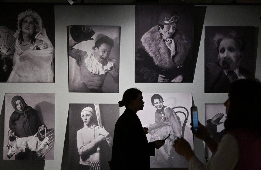 Выставка "Кукрыниксы" к 100-летию союза художников открылась в "Манеже" 6 фото