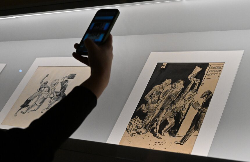 Выставка "Кукрыниксы" к 100-летию союза художников открылась в "Манеже" 16 фото