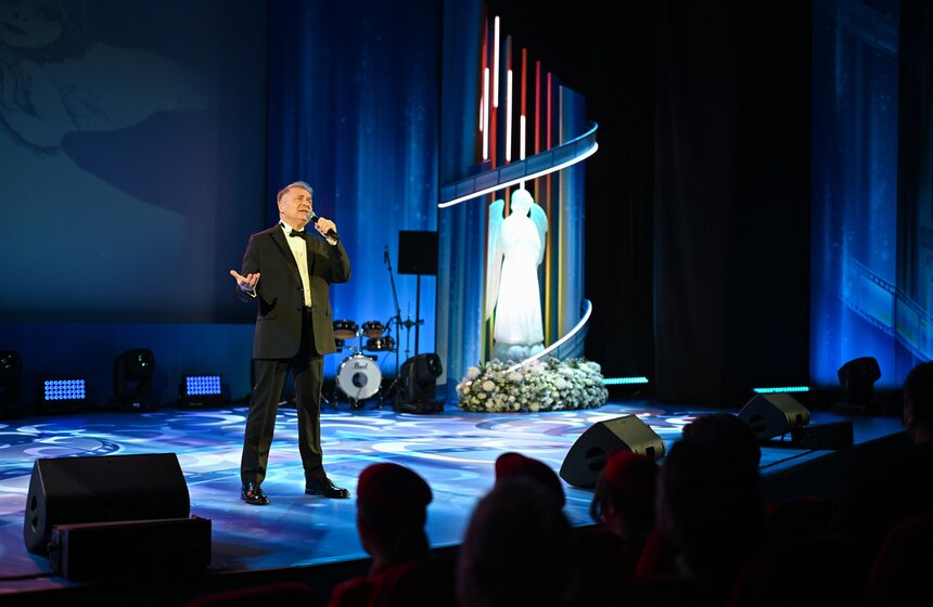 Церемония открытия кинофестиваля "Лучезарный Ангел" состоялась в кинотеатре "Поклонка" 16 фото